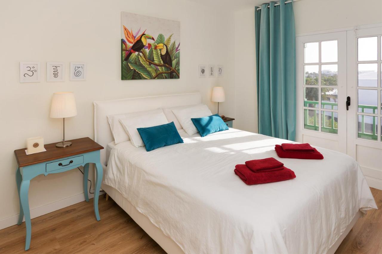 Apartamento Om Con Piscina Y Vistas Al Mar Apartment Costa Teguise Exterior photo